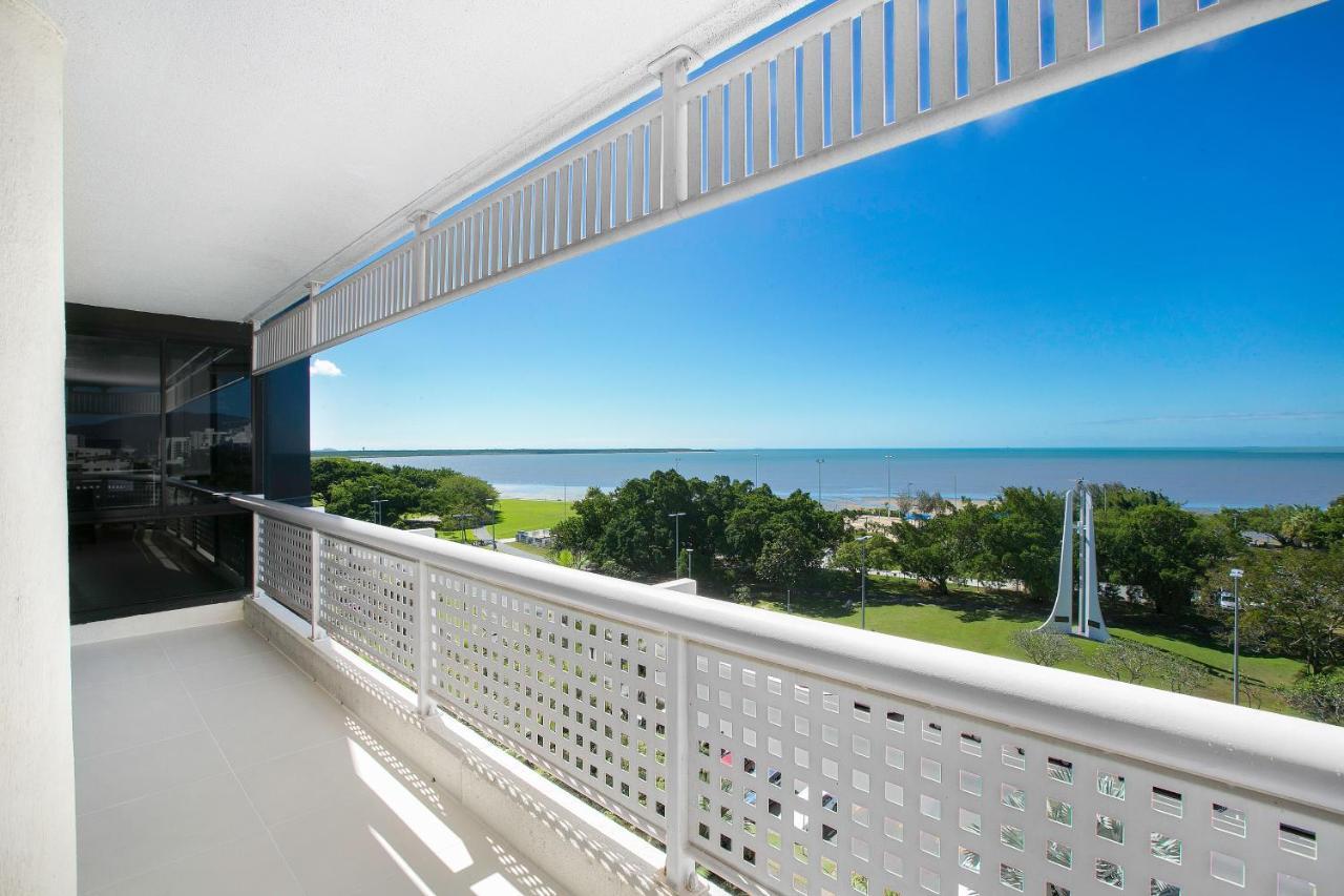 Cairns Luxury Seafront Apartment Экстерьер фото